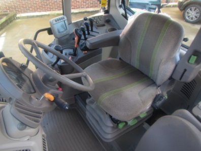 John Deere 6230