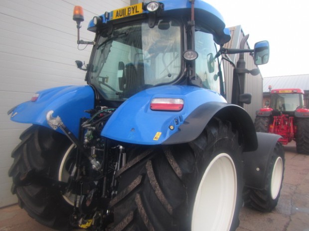 New Holland T6030