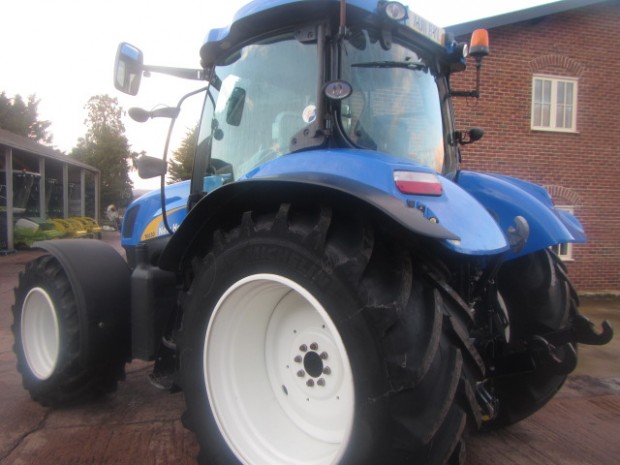 New Holland T6030