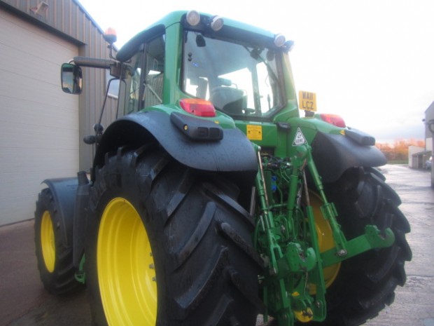 John Deere 7530