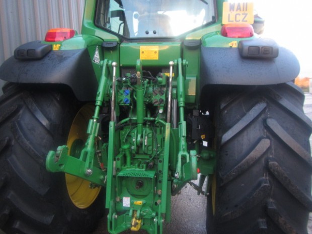 John Deere 7530