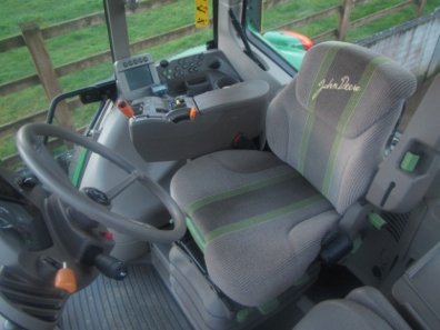 John Deere 7530