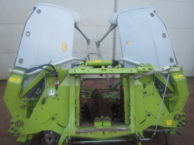 Claas Orbis 600 8 row maize header