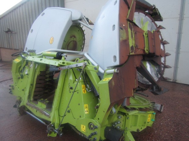 Claas Orbis 600 8 row maize header