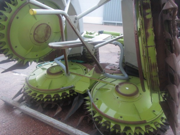 Claas Orbis 600 8 row maize header