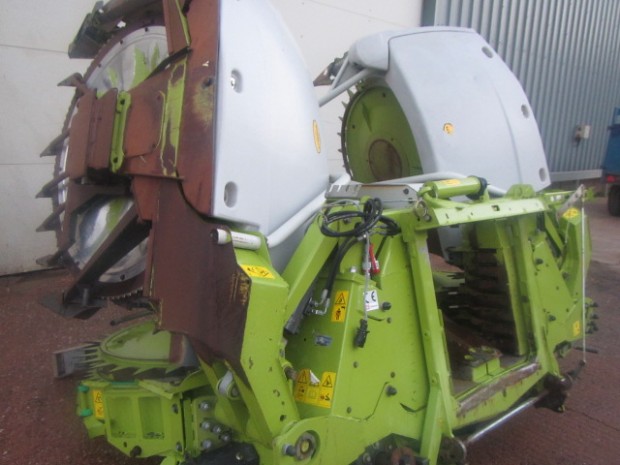 Claas Orbis 600 8 row maize header