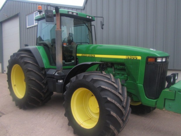 John Deere 8400