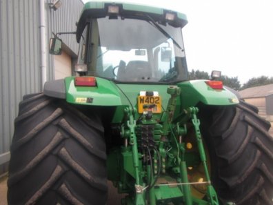 John Deere 8400