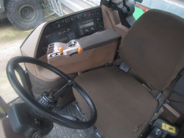 John Deere 8200