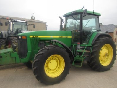 John Deere 8200