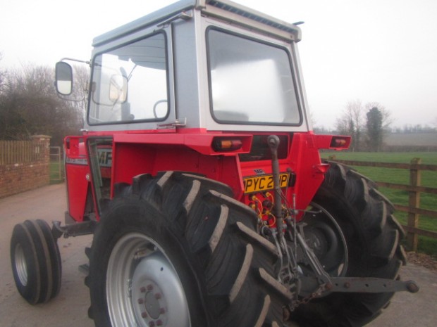 Massey Ferguson 575