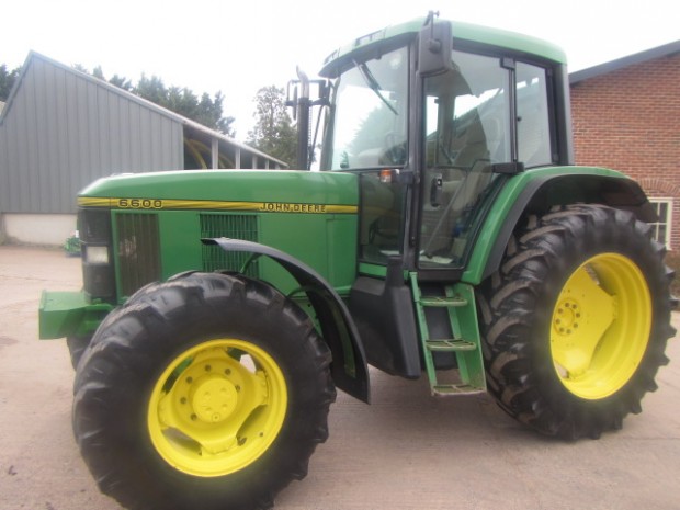 John Deere 6600