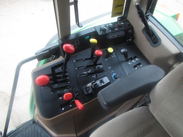 John Deere 6600