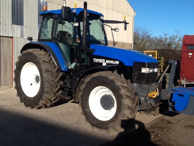 New Holland TM165