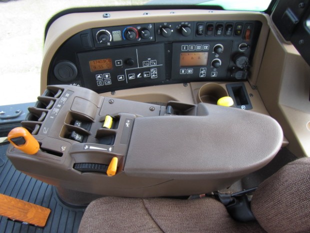 John Deere 7930