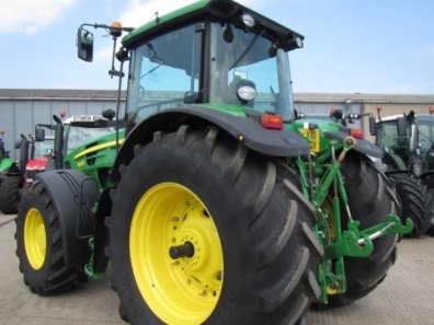 John Deere 7930