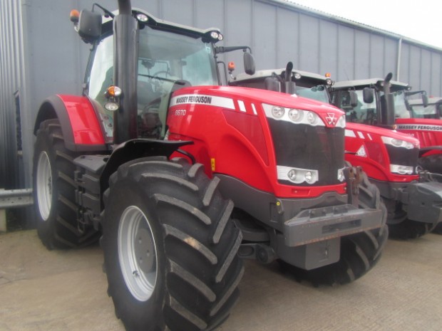 Massey Ferguson 8670