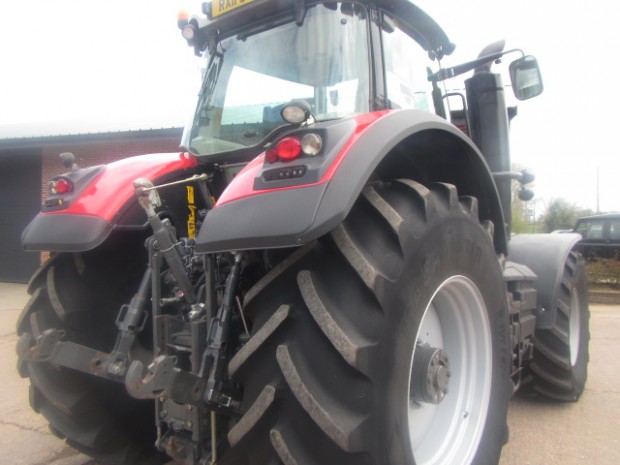 Massey Ferguson 8670
