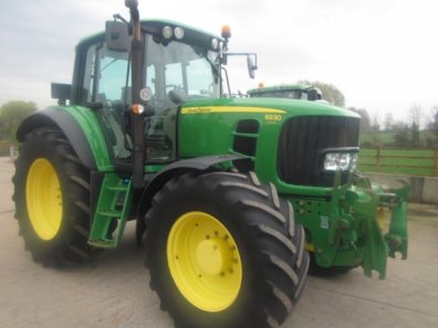 John Deere 6930