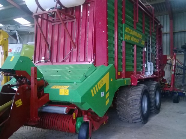 Strautmann Giga Vitesse CFS 3201 forager wagon