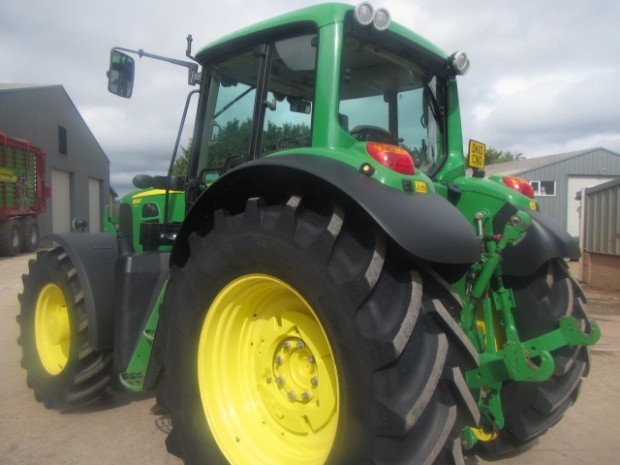 John Deere 6930