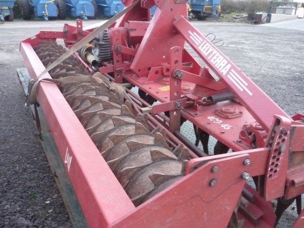 Lely 400-45 4 Metre power harrow
