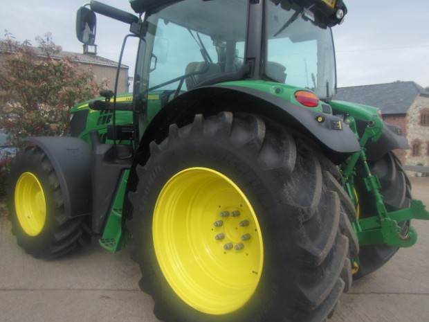 John Deere 6150R