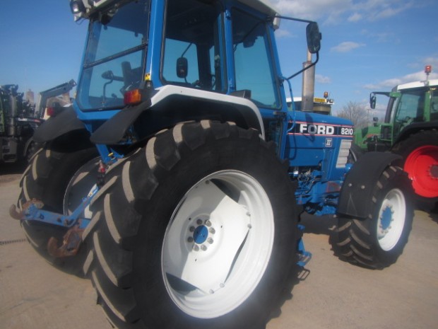 Ford 8210 III