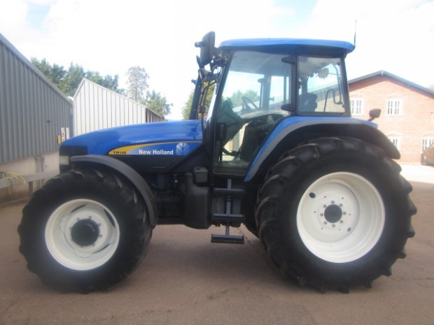 New Holland TM140