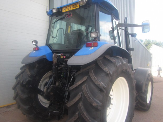 New Holland TM140