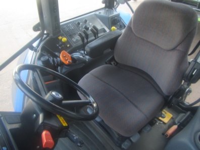 New Holland TM140