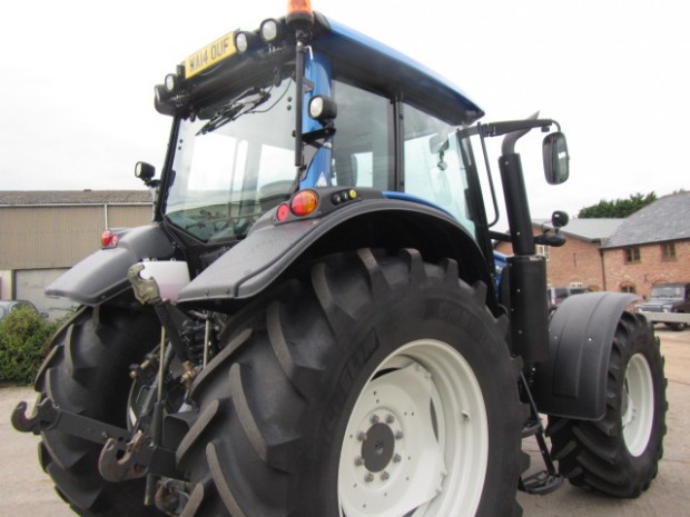 Valtra N143