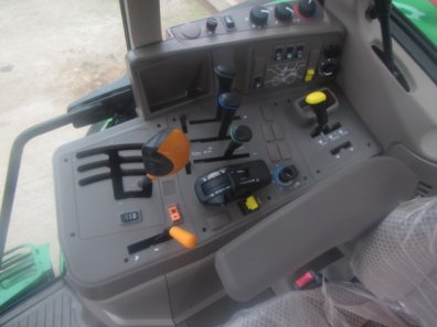 John Deere 6115M