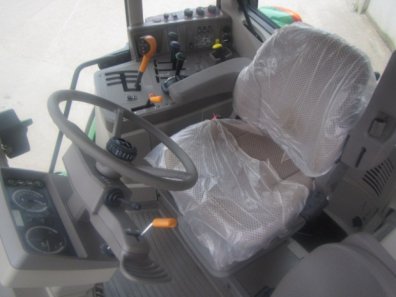 John Deere 6115M