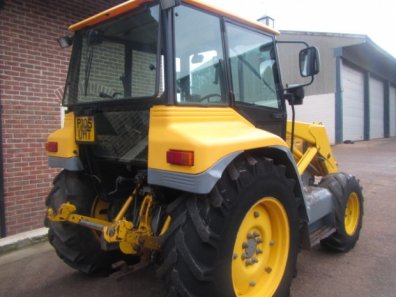 Massey Ferguson 660 loader