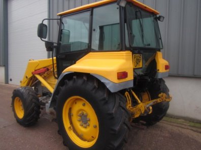 Massey Ferguson 660 loader