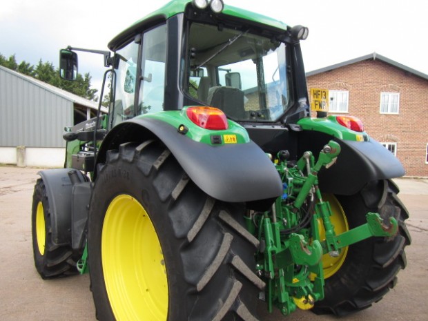 John Deere 6115M