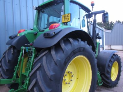 John Deere 7530