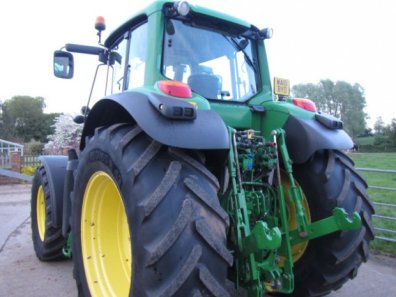 John Deere 7530