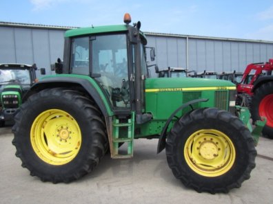 John Deere 6910