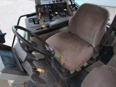 John Deere 6910