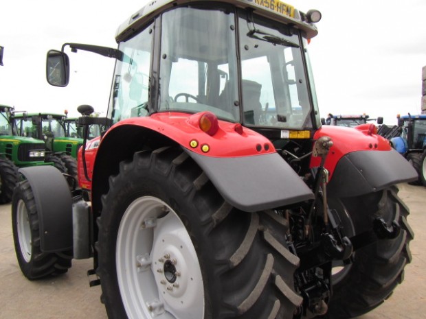 Massey Ferguson 5465