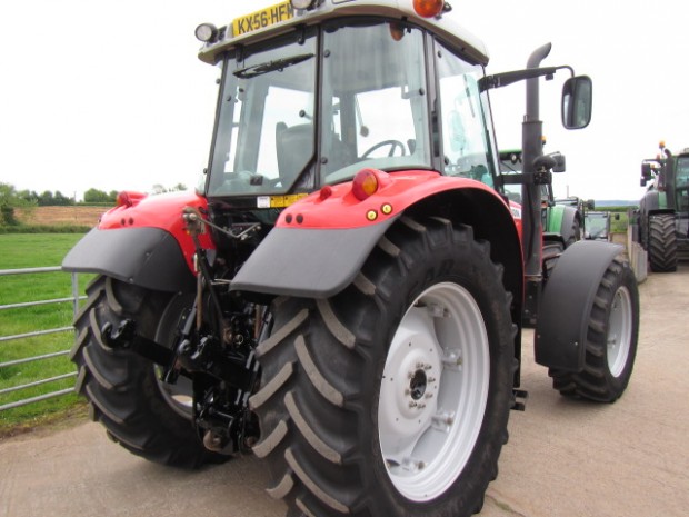 Massey Ferguson 5465