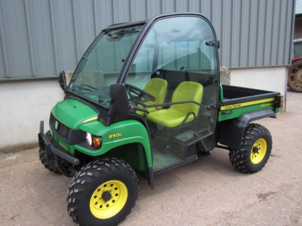 John Deere Gator 850D
