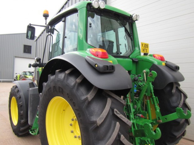 John Deere 6830