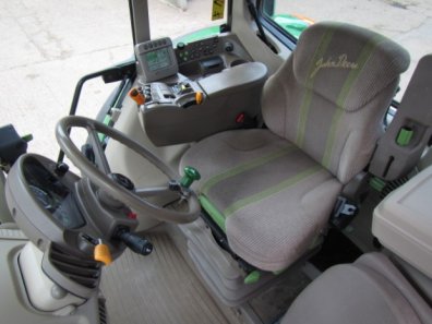 John Deere 6830