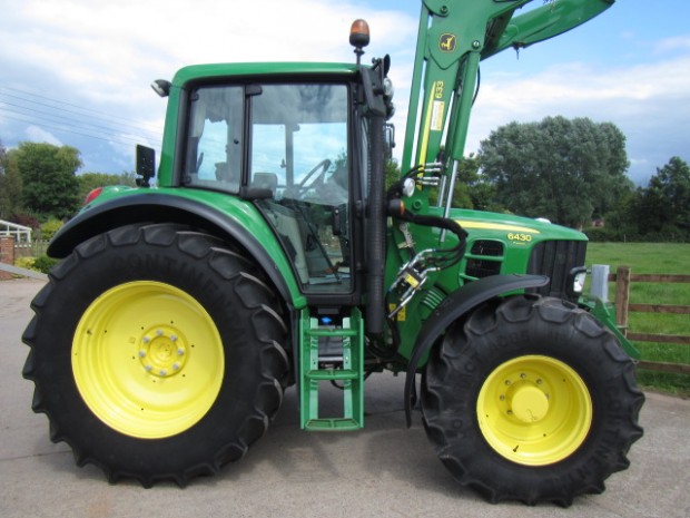 John Deere 6430