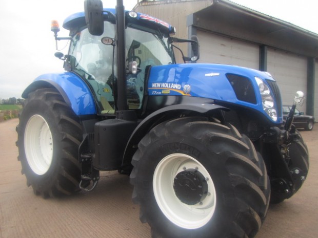 New Holland T7.235