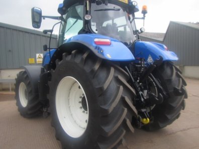 New Holland T7.235