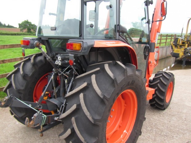 Kubota L5740